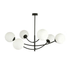 Zwarte plafondlamp met zes gebogen armen en ronde witte glazen kappen