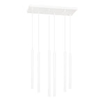 Witte hanglamp met zes slanke buisvormige pendels aan een rechthoekige plafondplaat
