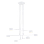Witte hanglamp met drie kruisende armen en zes ronde lampkoppen aan witte snoeren onder een ronde plafondplaat