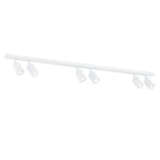 Witte plafondlamp met lange smalle balk en zes cilindervormige spots