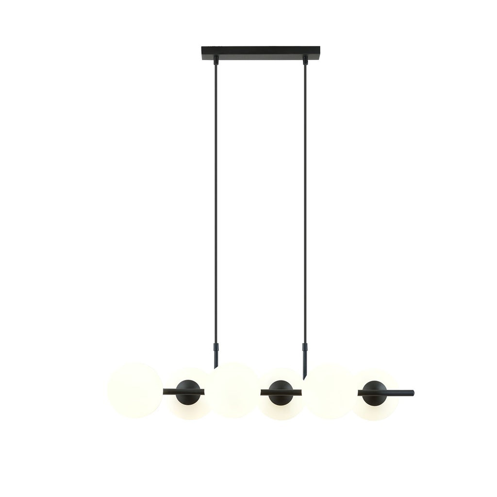 Zwarte hanglamp met zes witte glazen bollen, twee dunne stangen en een rechthoekige zwarte plafondplaat