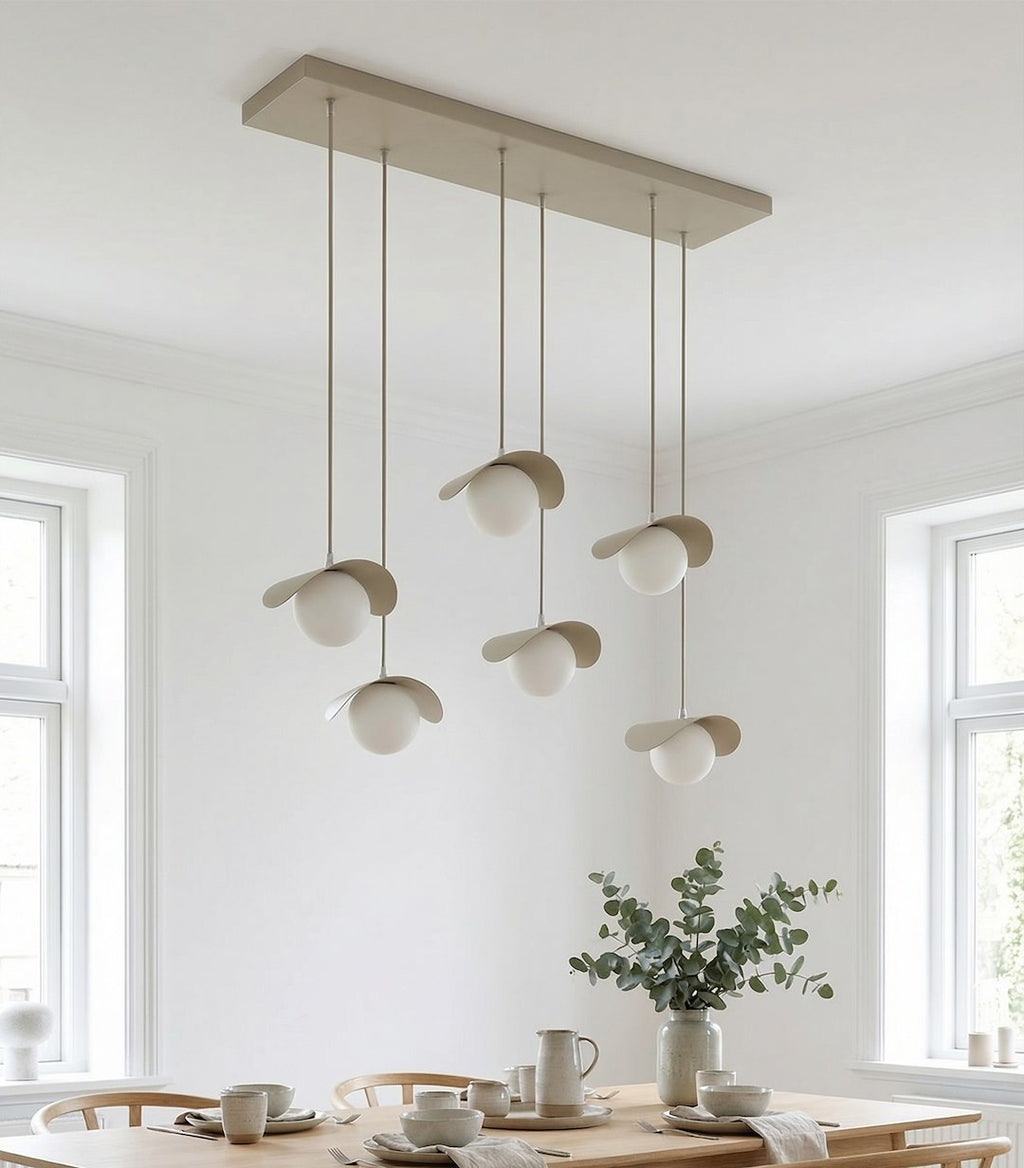 Hanglamp gepoedercoat staal en glas Ritual, beige met witte glazen bollen, 6 lampen, 75 cm breed