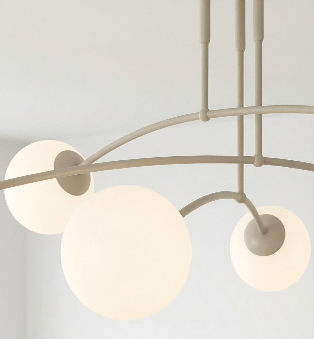 Plafondlamp gepoedercoat staal en glas, modern, beige met witte glazen kappen, 6 lichtpunten, 70 x 60 cm