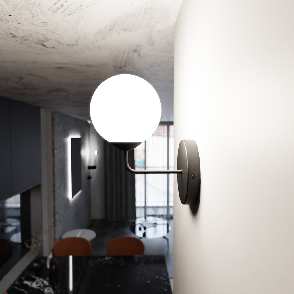 Wandlamp gepoedercoat staal en glas, modern, zwart met witte melkglazen kap Ø 15 cm, E14, woonkamer, hal of slaapkamer
