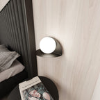 Wandlamp gepoedercoat staal en glas, minimalistisch Vorm 7, zwart met witte glazen kap Ø 14 cm