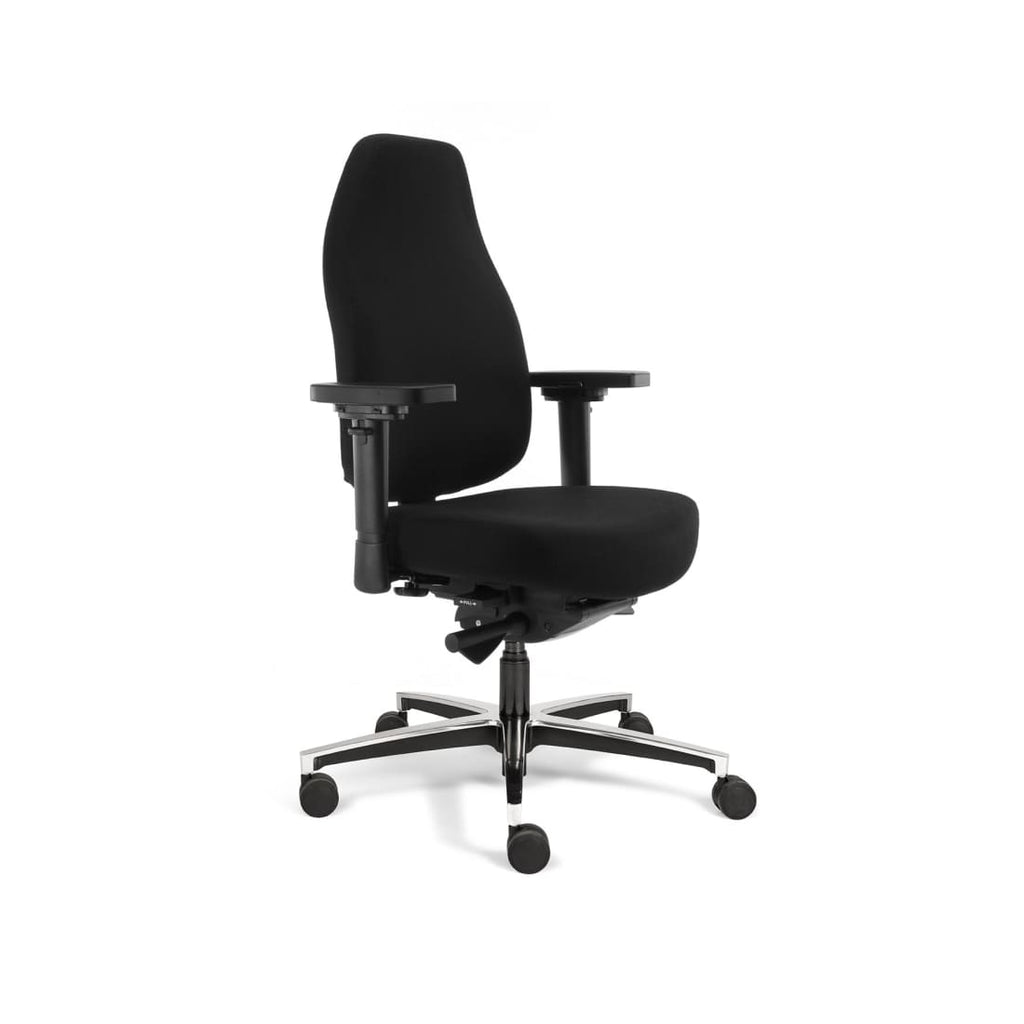 Zwarte ergonomische bureaustoel met hoge rug, verstelbare armleggers en aluminium wielenstel