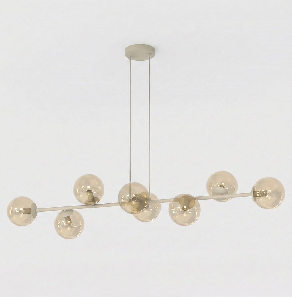 Beige hanglamp met horizontale balk en 8 amberkleurige glazen bollen, opgehangen aan twee dunne stangen