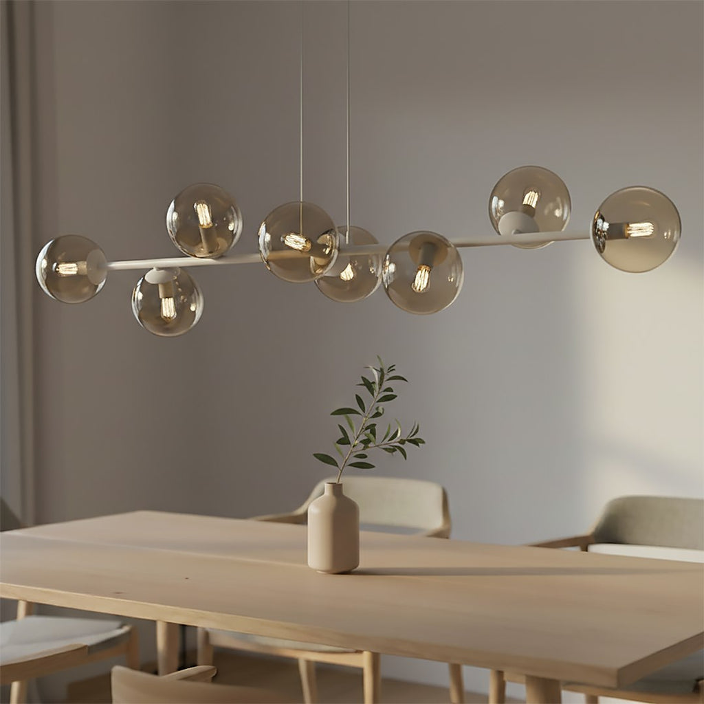 Hanglamp gepoedercoat staal en glas modern Magnus beige met amber kappen 130 cm breed, 8 lichtpunten