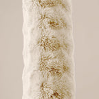 Bodykussen nepbont pompom beige 140 x 20 cm, stevig, wasbaar op 40°C voor slaapkamer