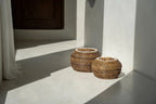Opbergmand rotan met deksel en cowrieschelpen, naturel bruin, 23 x 23 x 15 cm