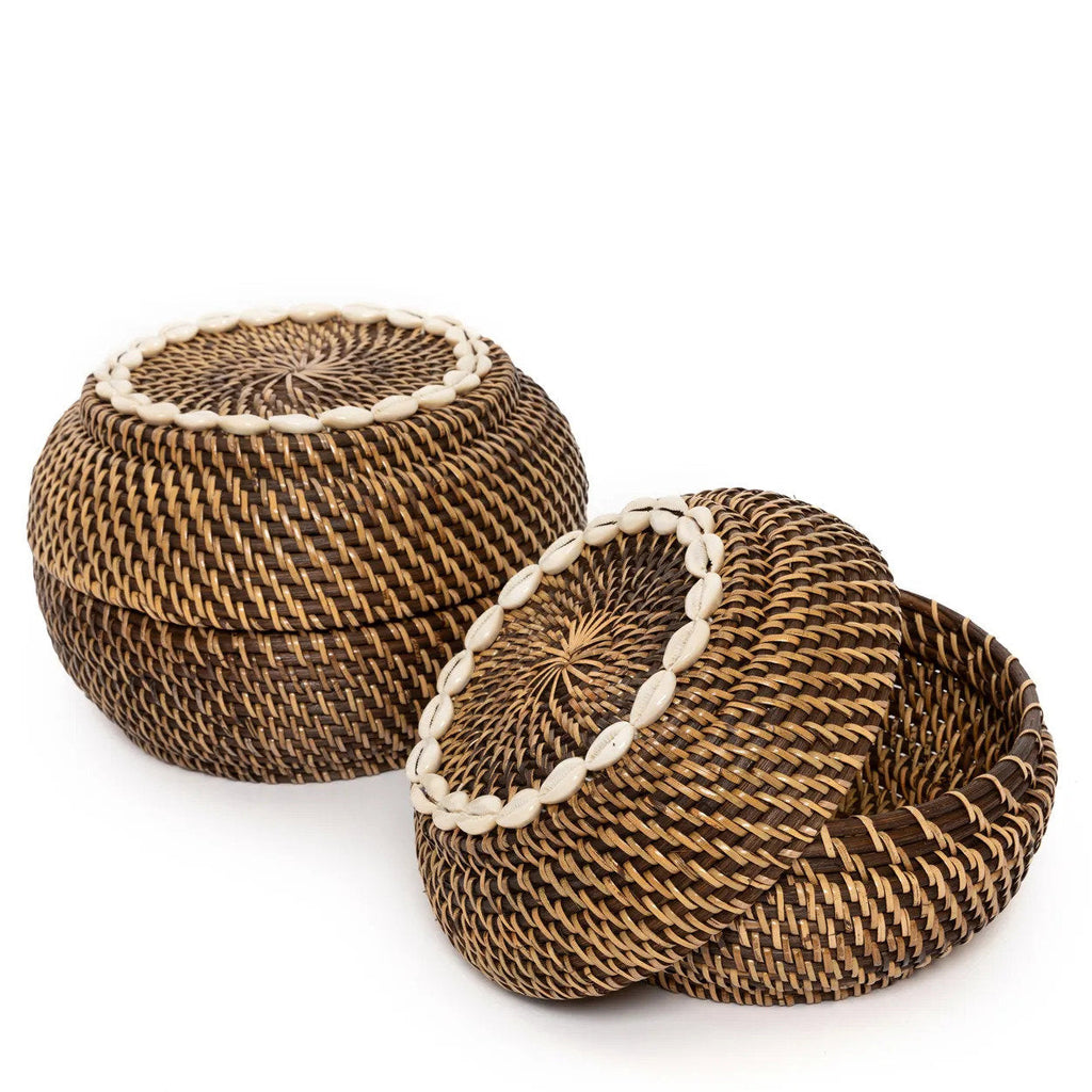 Opbergmand rotan met deksel en cowrieschelpen, naturel bruin, 23 x 23 x 15 cm