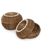 Opbergmand rotan met deksel en cowrieschelpen, naturel bruin, 23 x 23 x 15 cm