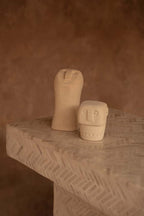 Stenen beeld zandsteen handgesneden Sumbasteen #08, naturel, 8 x 8 x 17 cm, woondecoratie