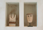 Decoratiebeeld zandsteen met schelpen, Sumba Steen #28, natuurlijk, h 17 x b 5 x l 9 cm