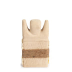 Decoratiebeeld zandsteen met schelpen, Sumba Steen #28, natuurlijk, h 17 x b 5 x l 9 cm