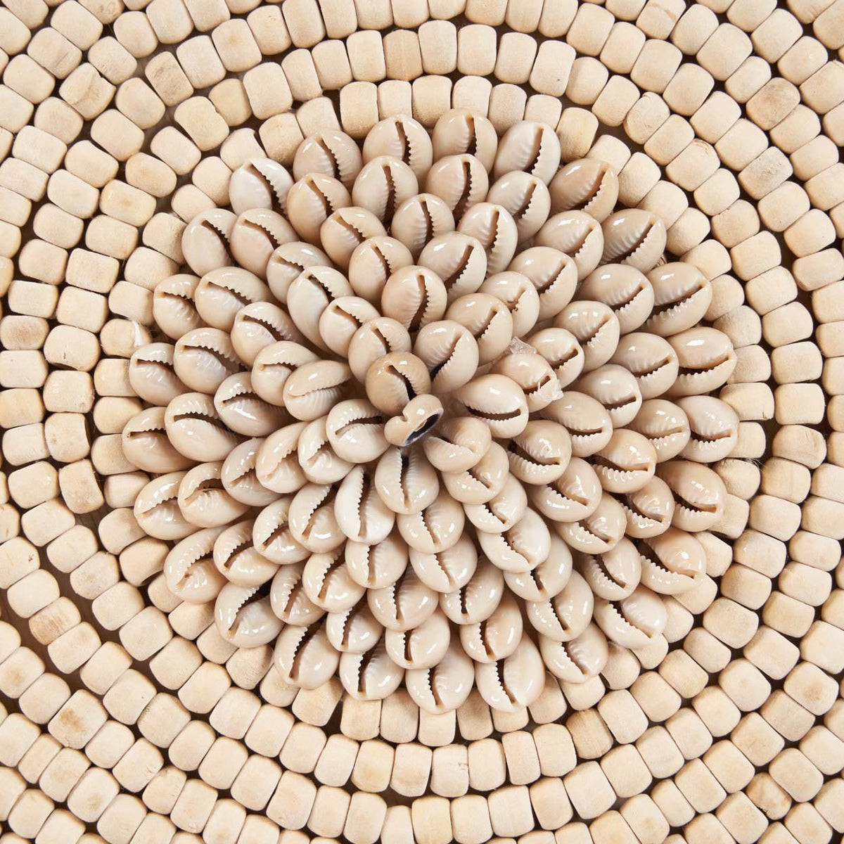 Decoratieschijf schelp op standaard Martinique, natuurlijk wit – 30 x 7 x 40 cm, handgemaakt