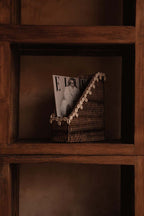 Tijdschriftenhouder rotan met schelpen, Shell Edge Organizer, naturel bruin, 27 x 12 x 30 cm, voor bureau of hal