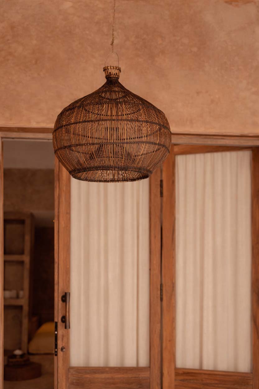 Hanglamp rotan handgeweven Desert Gourd, donker walnoot – Ø 48 cm, hoogte 45 cm