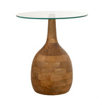 Ronde salontafel met helder glasblad en bolvormige voet van mangohout in blokpatroon