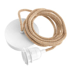 Witte plafondplaat met E27-fitting en opgerolde naturel gevlochten stoffen kabel