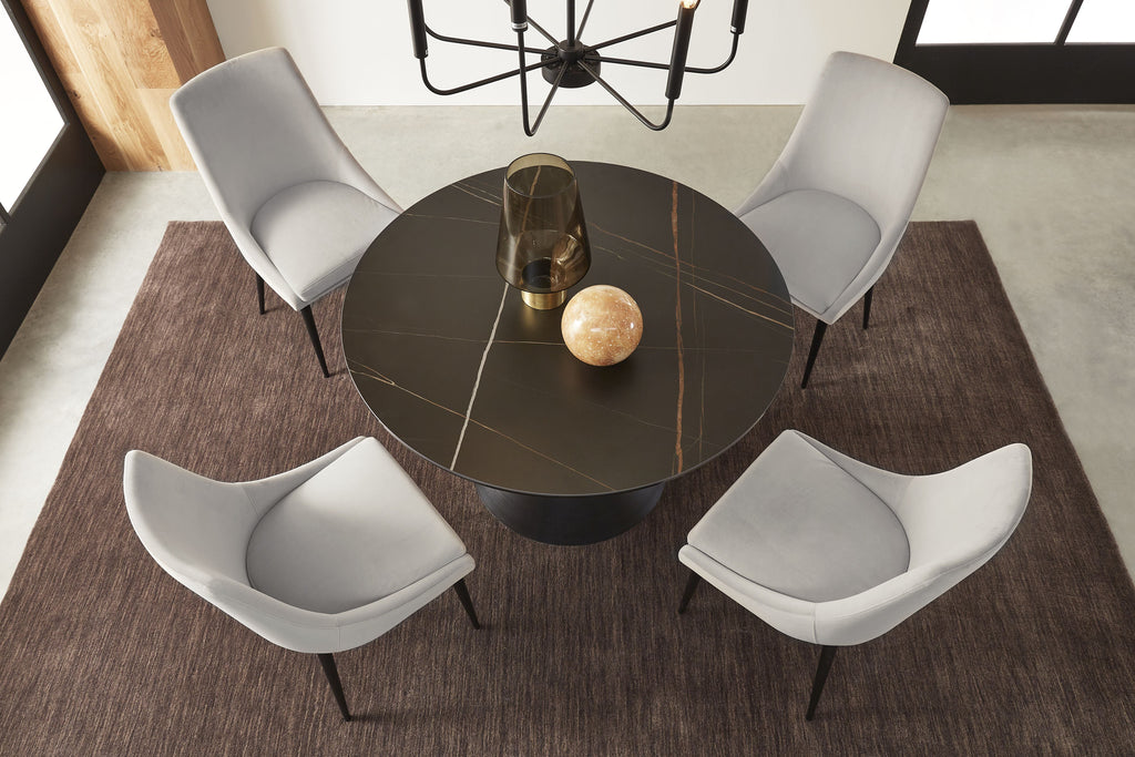 Eetkamerstoel Winston gestoffeerd fluweel met zwarte metalen poten, asgrijs – 50 x 58 x 93 cm