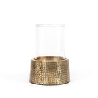 Kandelaar met voet van messingkleurig aluminium met croco-print en een heldere glazen schacht