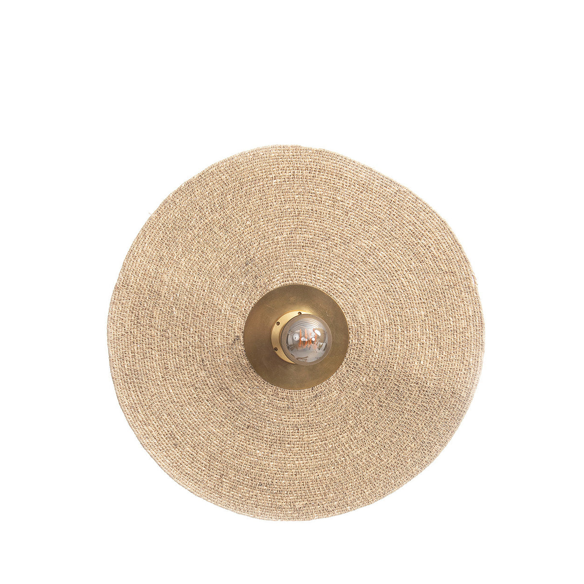 Ronde wandlamp van naturel gevlochten gras met messingkleurige middenplaat en lichtbron