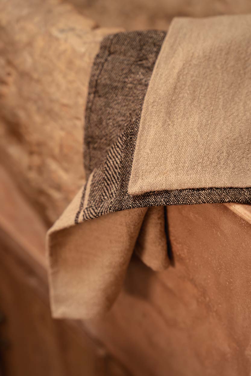 Keukendoek linnen Moody, naturel en zwart – 50 x 70 cm, voor de keuken
