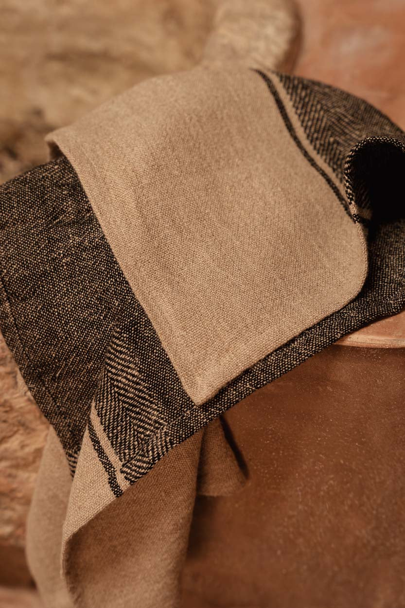 Keukendoek linnen Moody, naturel en zwart – 50 x 70 cm, voor de keuken