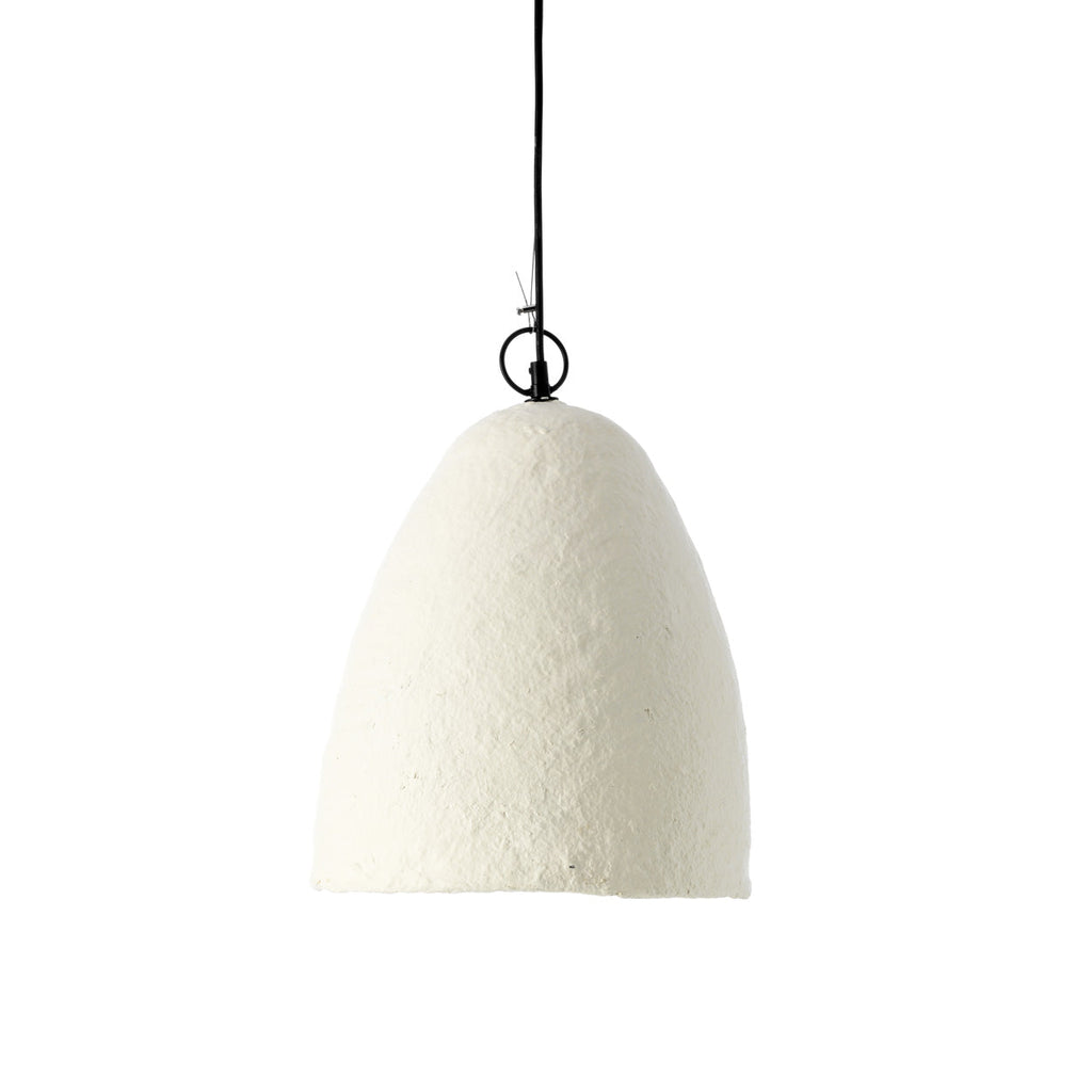 Witte hanglamp van papier-maché met ruw oppervlak en zwart snoer met metalen ring