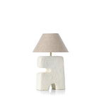 Witte tafellamp met sculpturale voet van papier-maché en een conische kap in naturel linnenlook