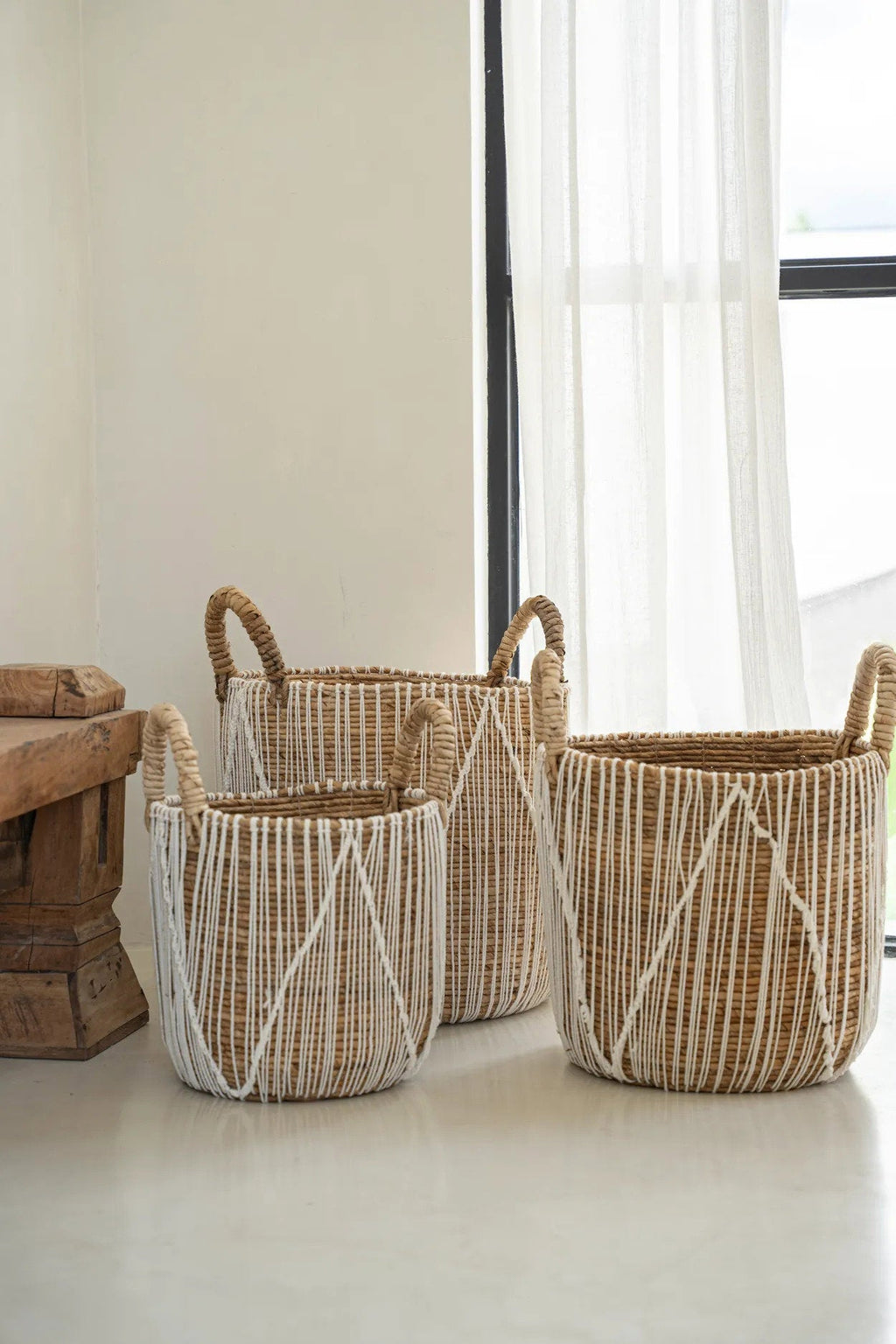 Mand bananenblad en katoen macramé naturel met wit, formaat S – Ø 30 x 40 cm