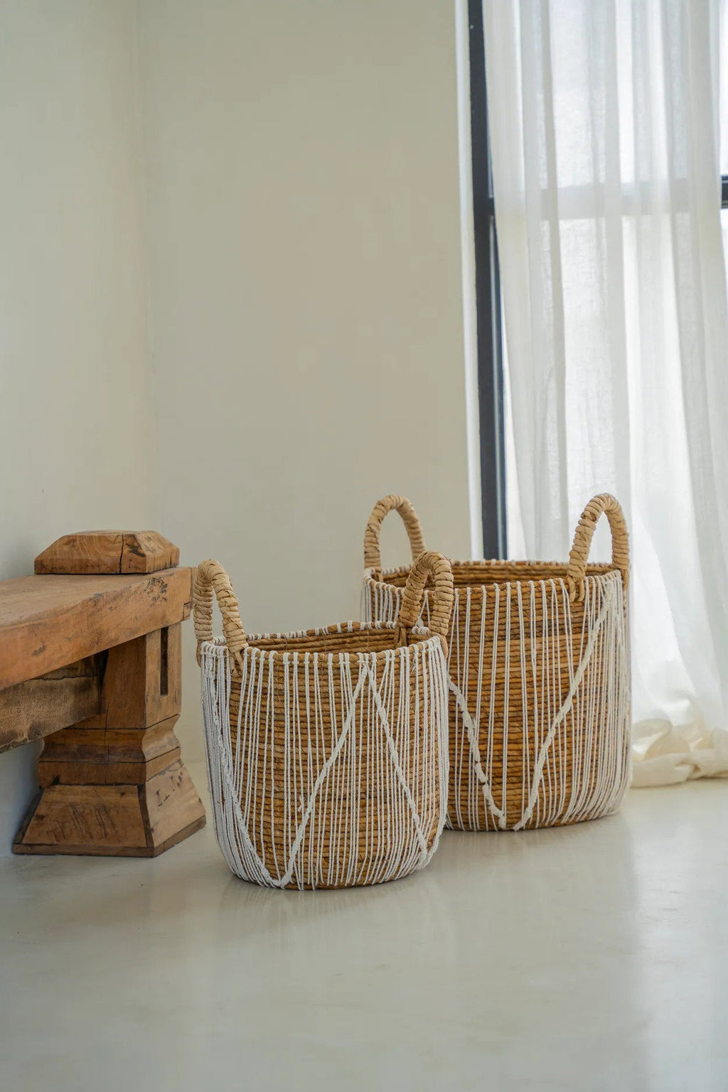 Mand bananenblad en katoen macramé naturel met wit, formaat S – Ø 30 x 40 cm