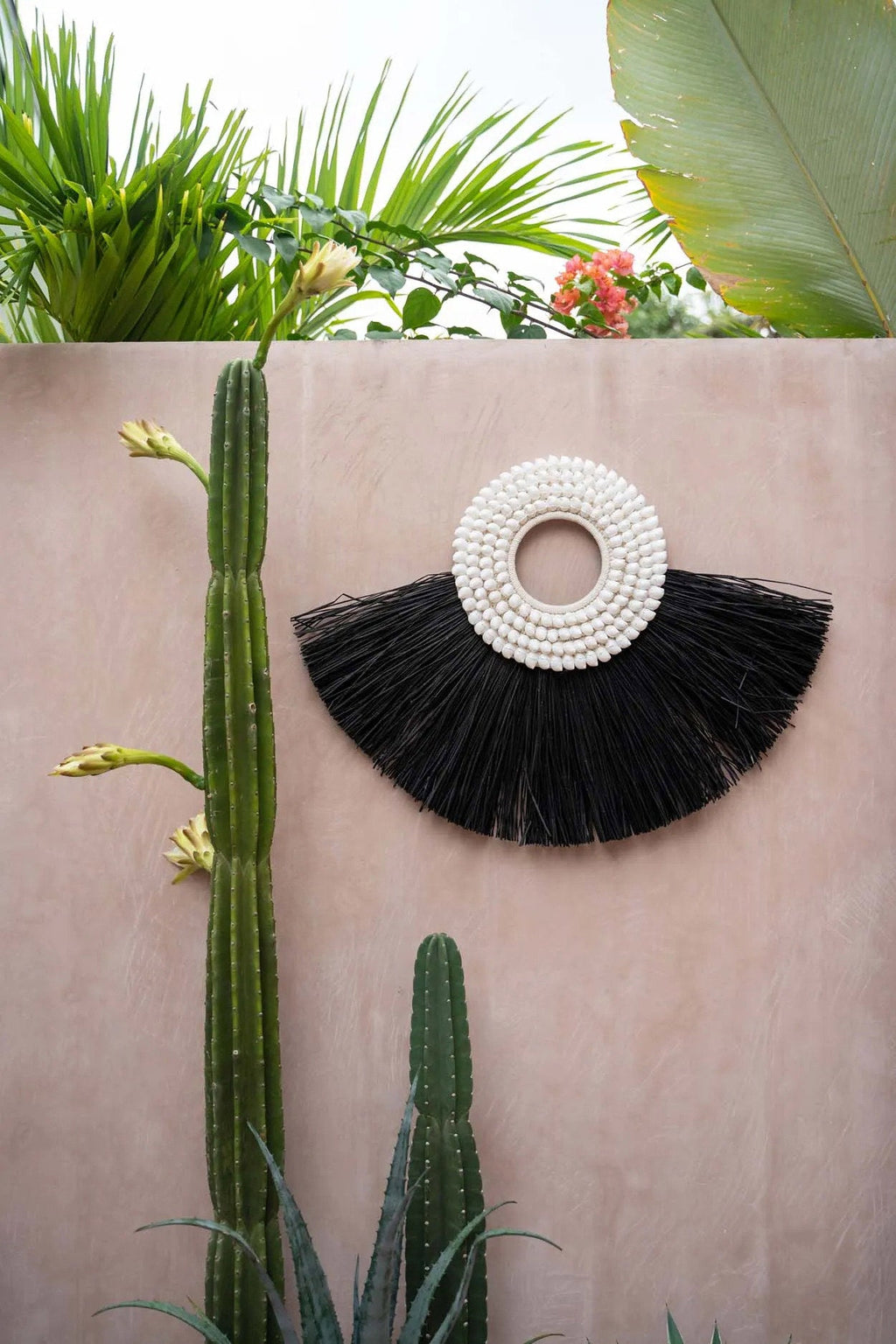 Wandobject raffia en schelpen alang-alang zwart 62 x 86 cm, voor woonkamer, hal of kantoor