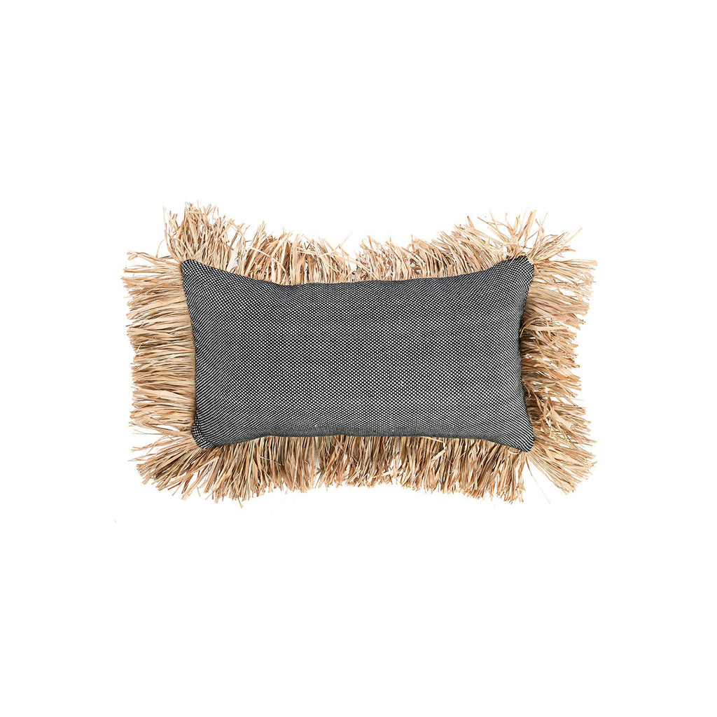 Rechthoekige kussenhoes van zwart-wit gestipt katoen met brede naturel raffia-franjes rondom