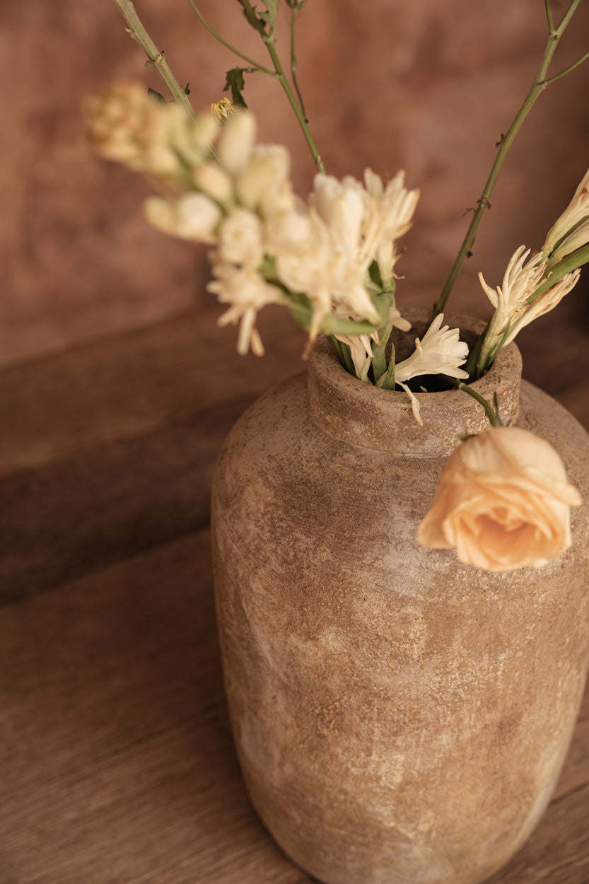 Vaas terracotta Clay Echo crème handgemaakt, medium – 20 x 20 x 30 cm voor bloemen en takken