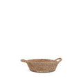 Ronde handgevlochten raffia mand in naturel met twee handvatten aan de zijkanten