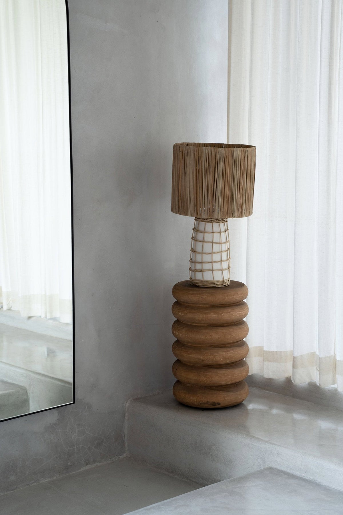 Kruk suarhout Umiko naturel, handgemaakt, Ø 30 x 45 cm – bijzettafel voor woonkamer en slaapkamer