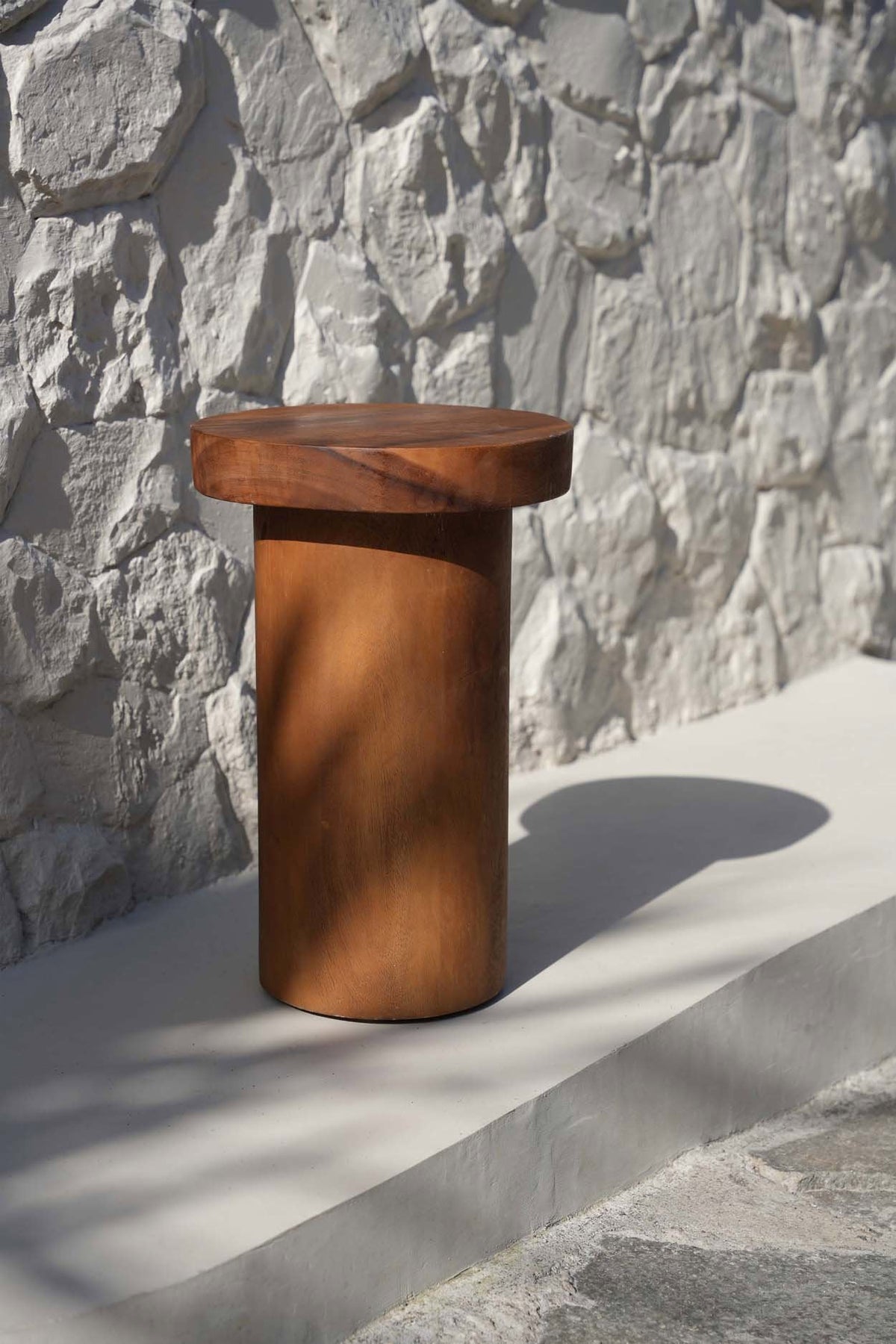 Bijzettafel suarhout Inti naturel, rond 30 x 30 cm, hoogte 45 cm voor woonkamer