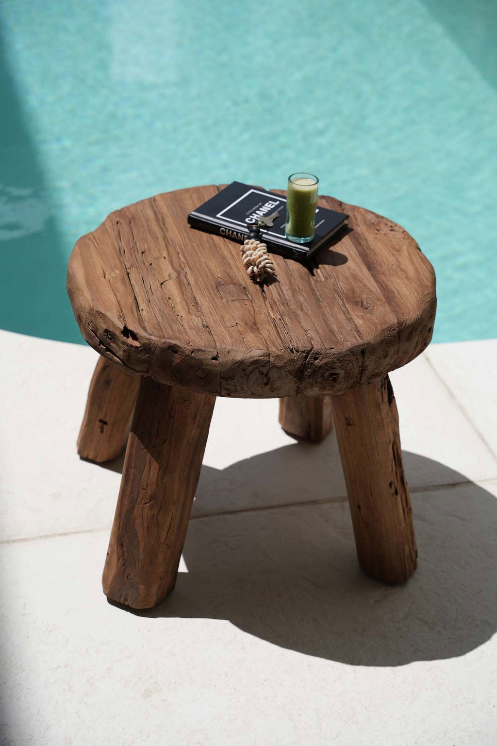 Bijzettafel teakhout rustiek Marabunta naturel 50 x 50 x 40 cm voor woonkamer, slaapkamer of overdekt terras