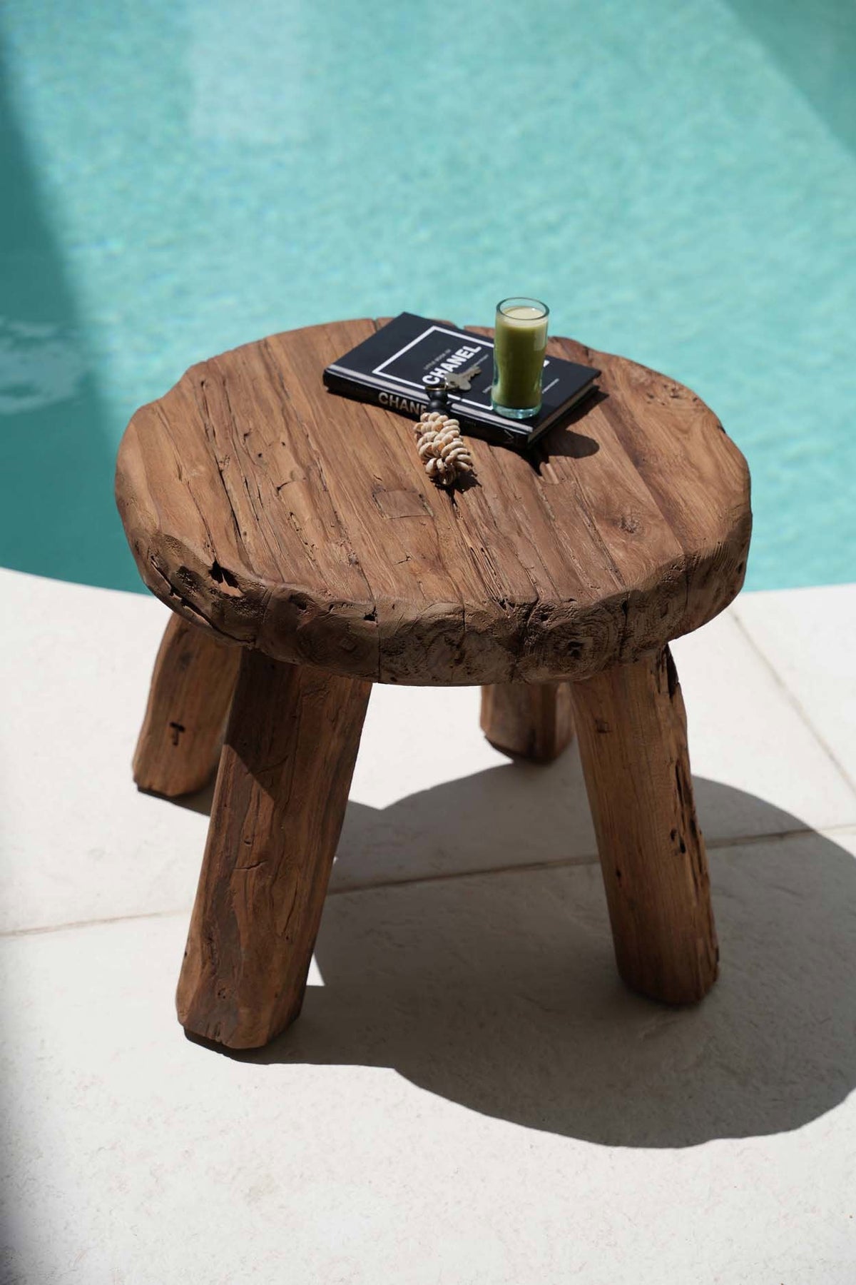 Bijzettafel teakhout rustiek Marabunta naturel 50 x 50 x 40 cm voor woonkamer, slaapkamer of overdekt terras