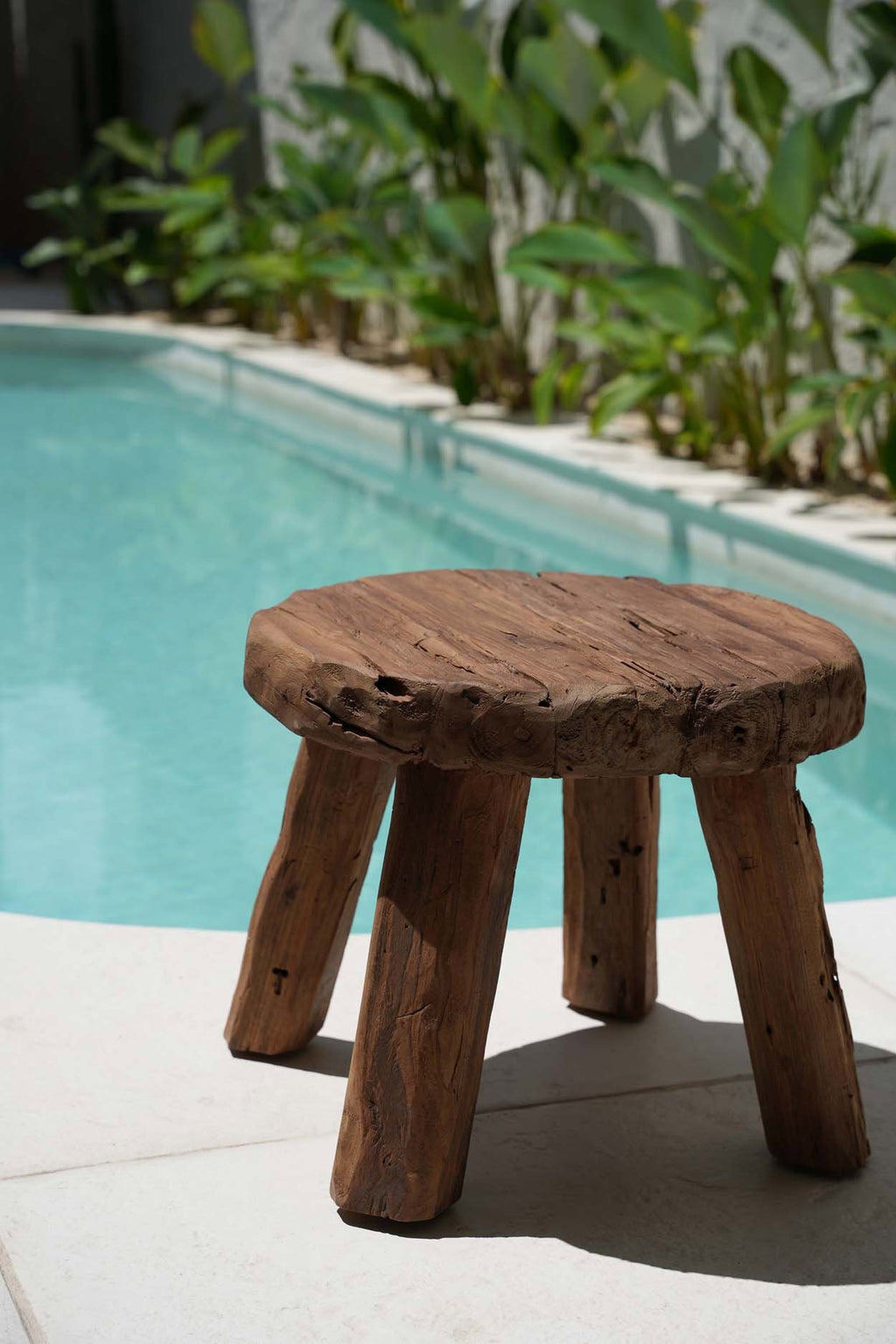 Bijzettafel teakhout rustiek Marabunta naturel 50 x 50 x 40 cm voor woonkamer, slaapkamer of overdekt terras