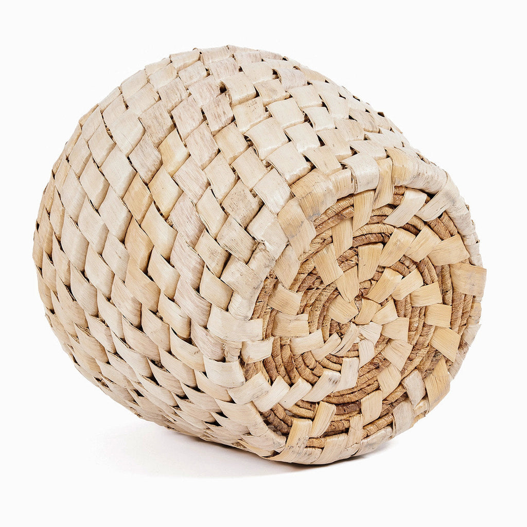 Mand bananenblad Chidi naturel, handgemaakt, diagonaal vlechtpatroon – Ø 41 x 34 cm voor plaids en tijdschriften