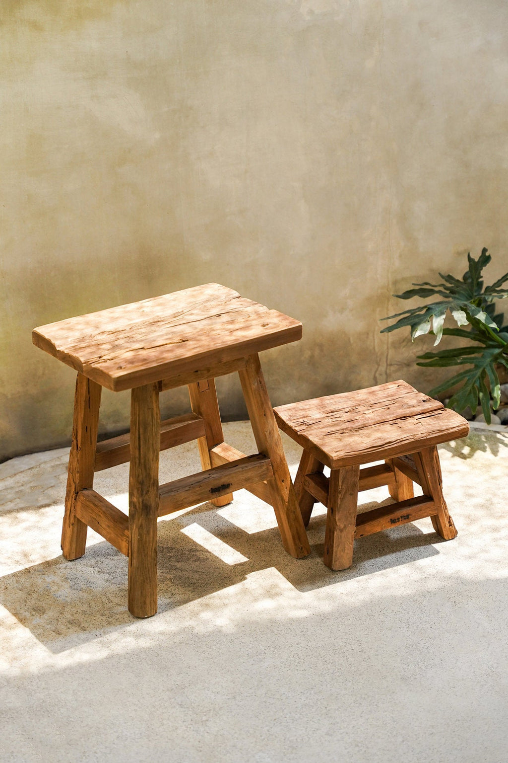 Kruk gerecycled teakhout naturel Yoke, handgemaakt – 29 x 21 x 25 cm