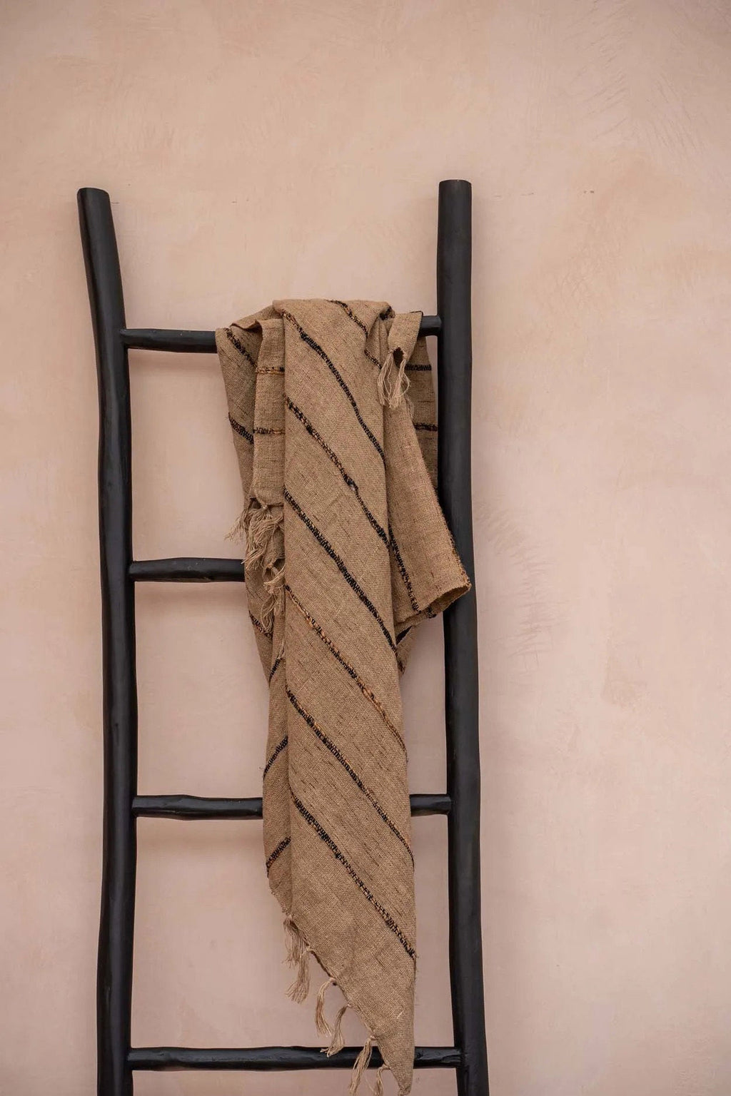 Decoratieladder teakhout Tulum, zwart, 165 cm – voor handdoeken en plaids