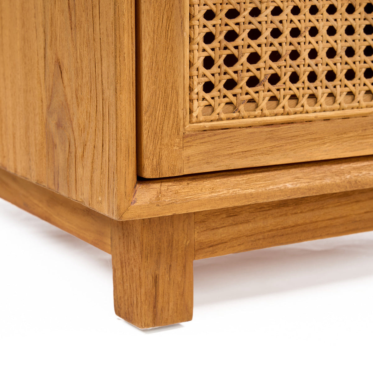 Nachtkastje teak en riet Harmony, naturel – 51 x 48 x 48 cm, met twee lades voor de slaapkamer