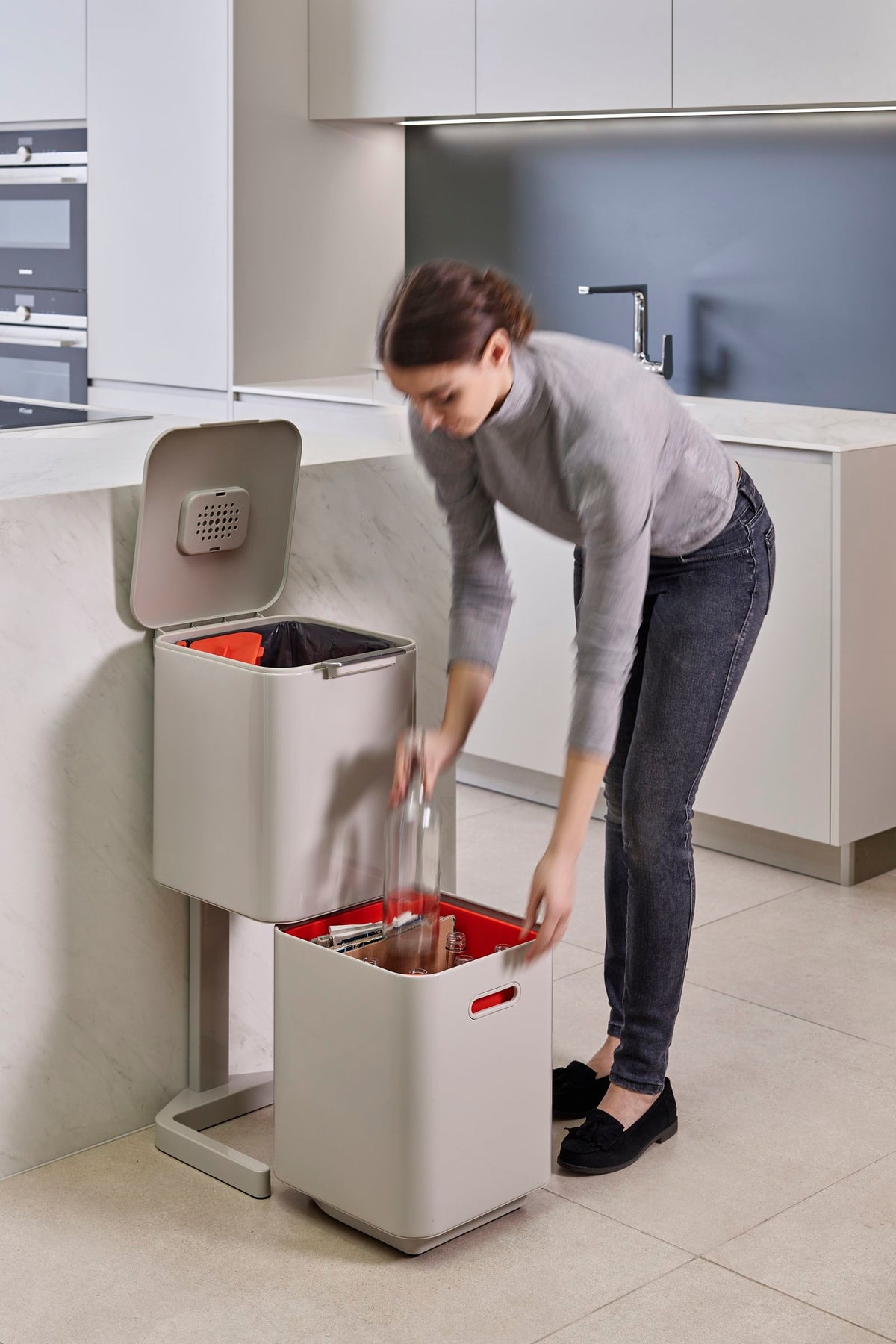 Prullenbak afvalscheiding Totem Compact stone wit, 2 x 20 liter, stapelbaar met uitneembare emmers, keuken