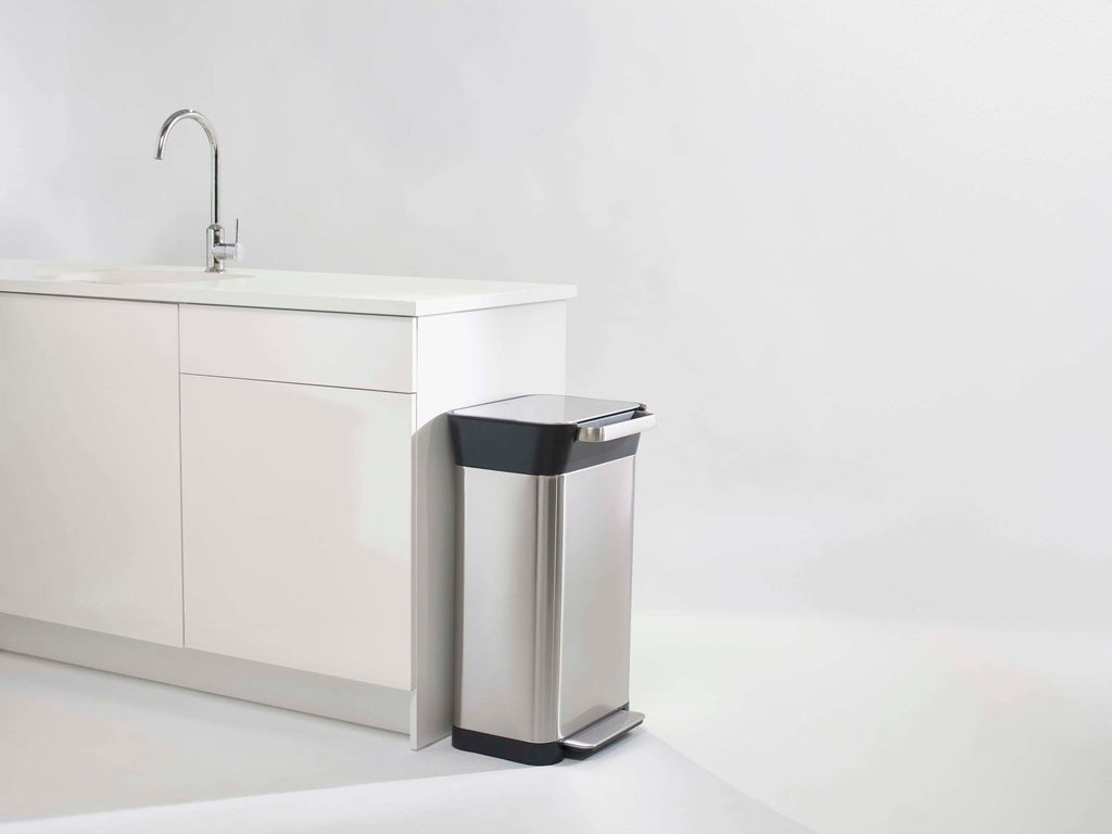 Prullenbak roestvrij staal Titan met afvalcompressor en pedaal, zilver, 30 L – 34,4 x 39 x 68,4 cm, keuken