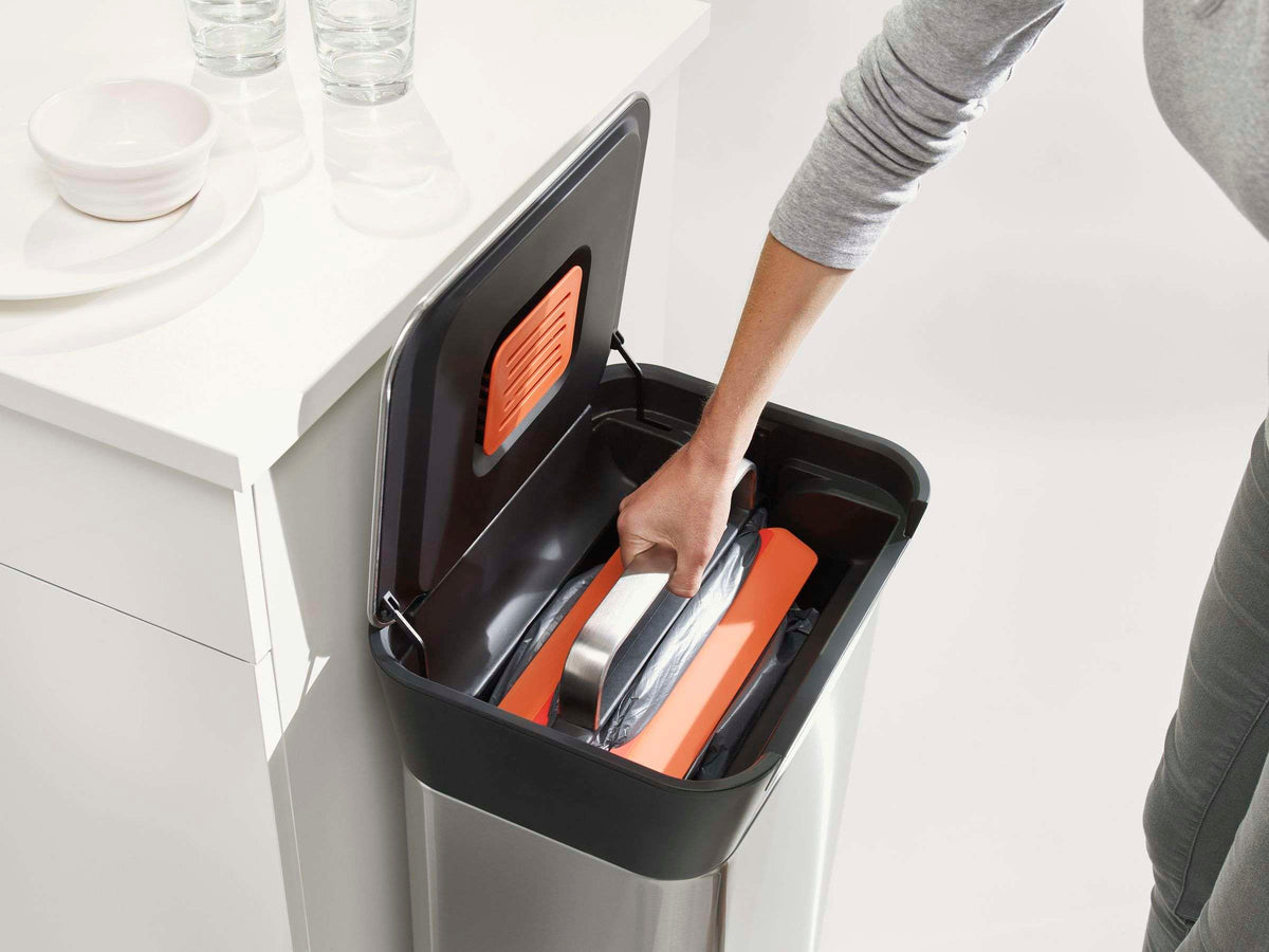 Prullenbak roestvrij staal Titan met afvalcompressor en pedaal, zilver, 30 L – 34,4 x 39 x 68,4 cm, keuken