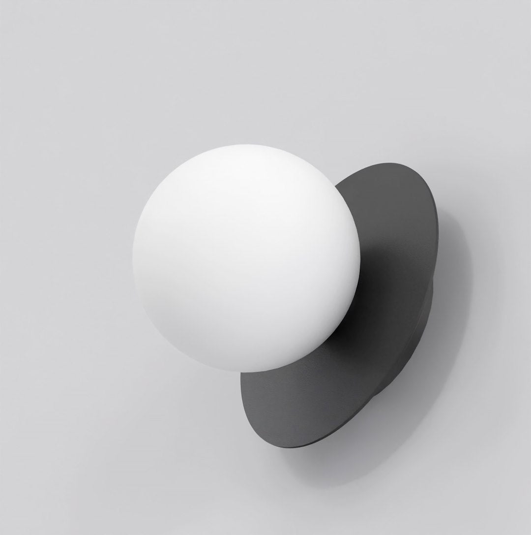 Wandlamp gepoedercoat staal minimalistisch Americana K1, zwart met witte bol, Ø 10 cm lampenkap, G9